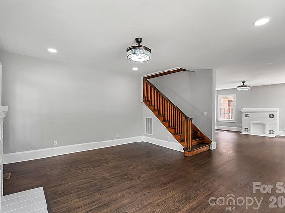 5th image of 303 Lancaster Ave
