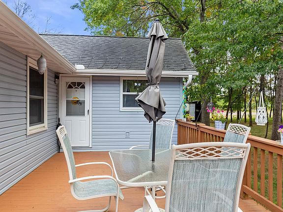 4th image of 366 Milford Ct