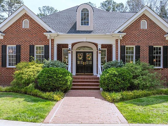 2nd image of 6 Twin Oaks Ct