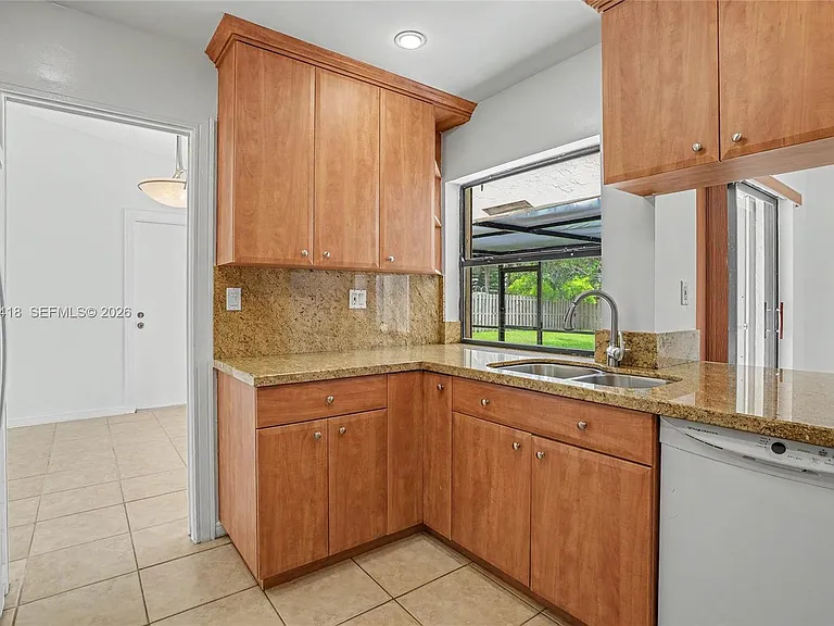 10711 SW 116th Ave — Photo 7
