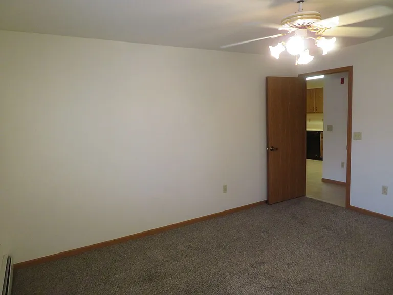 385 Main St — Photo 7