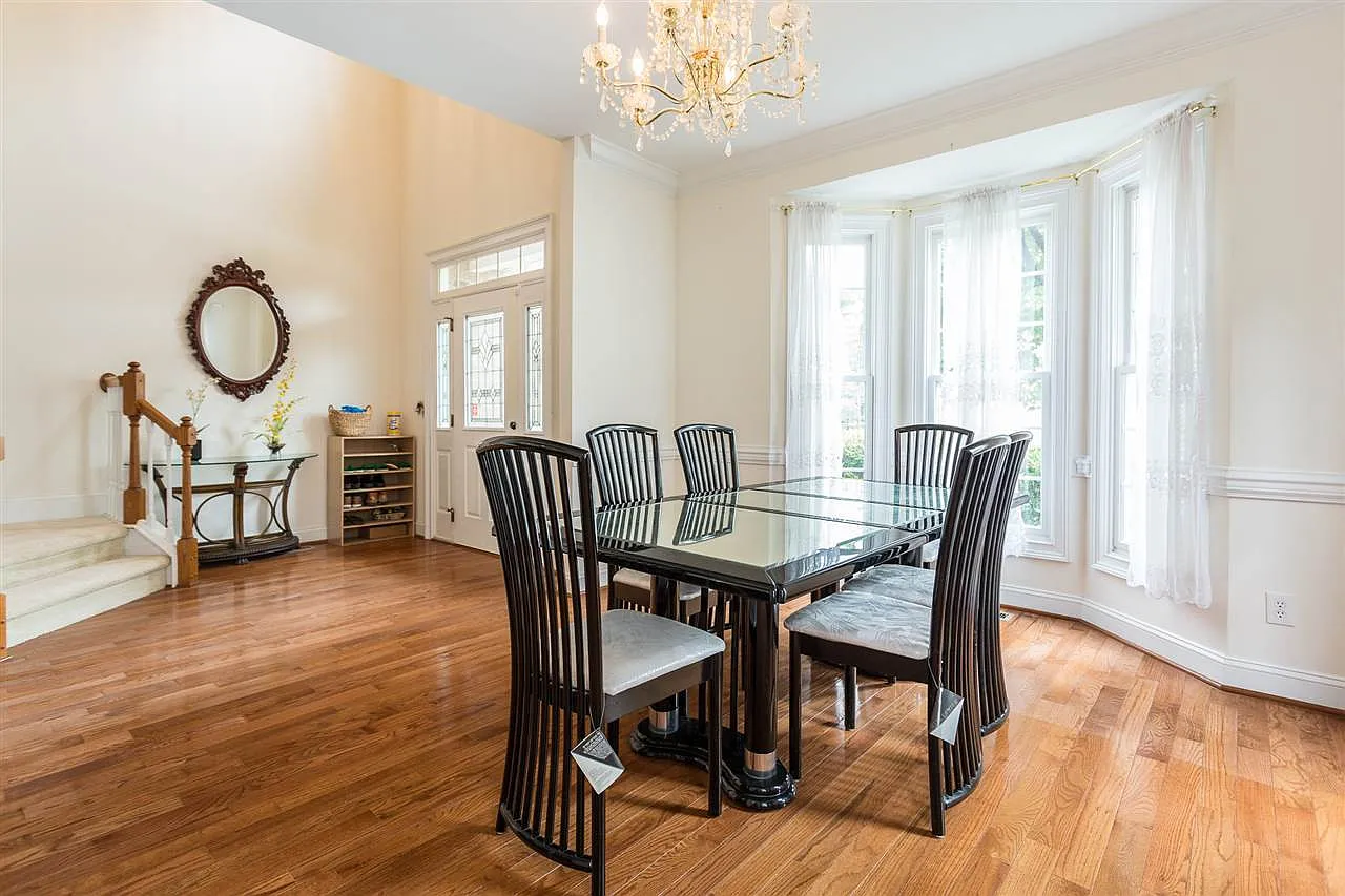 4 bed, 3.5 bath, 3160 sqft, $3,145 — Photo 4