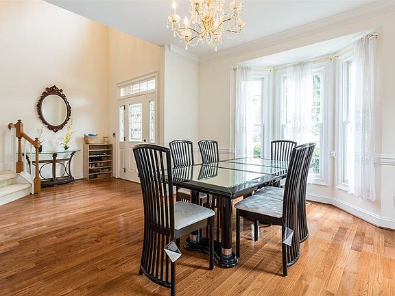 4th image of 304 Star Magnolia Dr