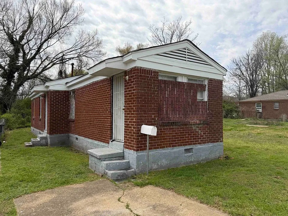 1489 E Waldorf Ave