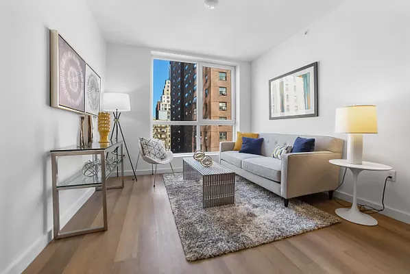 Rented by Compass | media 9