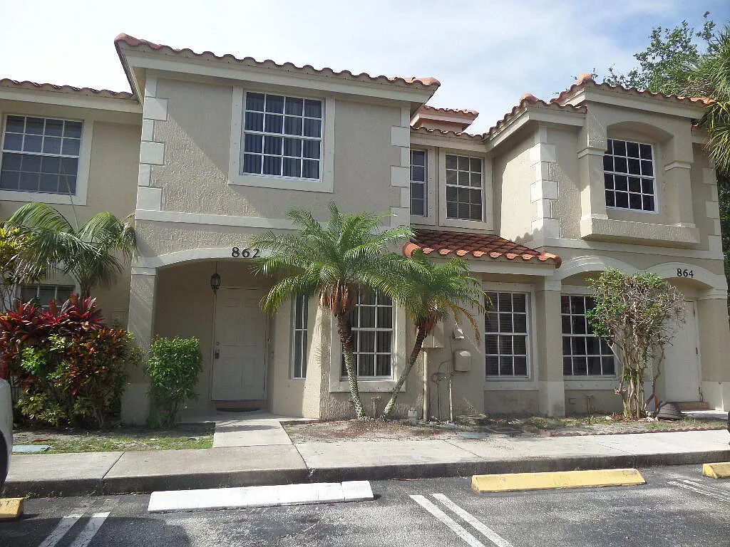 3 bed, 2.5 bath, 1383 sqft, $2,150 — Photo 1
