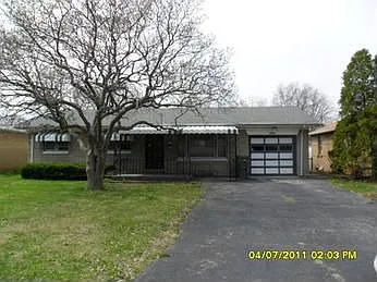 2932 Kessler Blvd photo 1