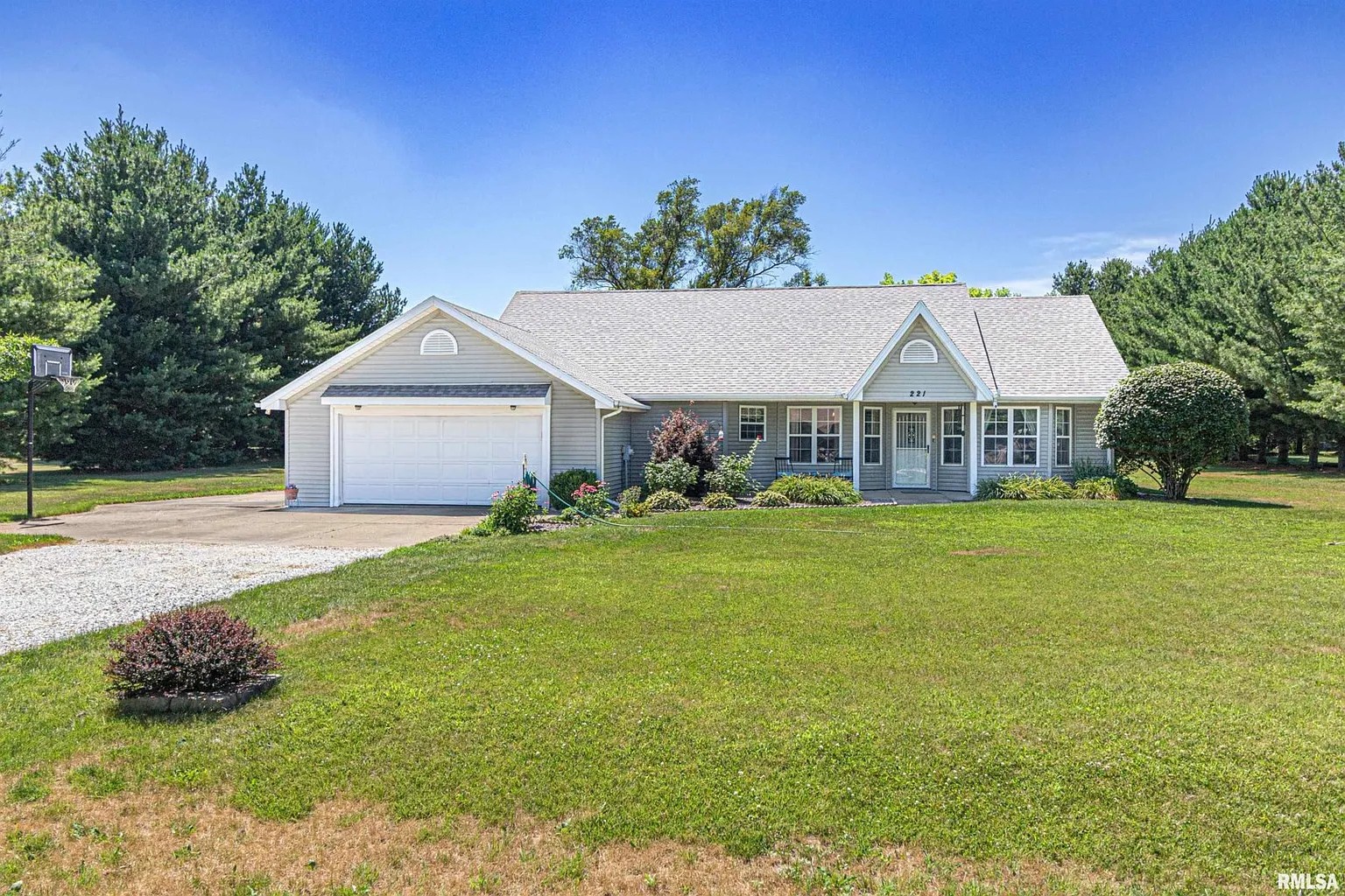 221 Country Dr photo 1