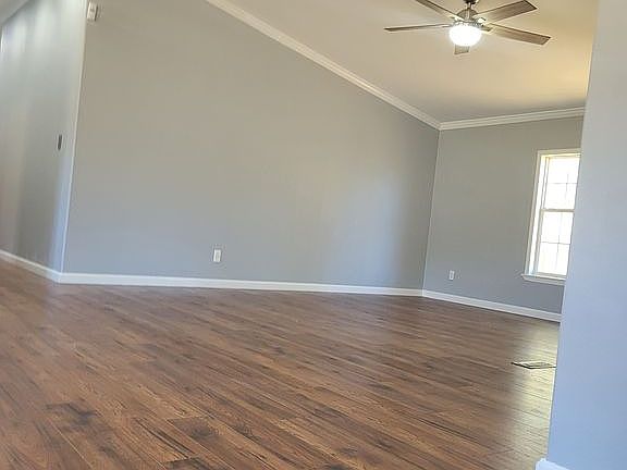 4th image of 18100 Pecan Creek Dr