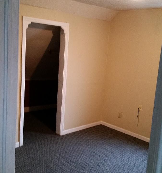 2nd image of 221 11th St NW