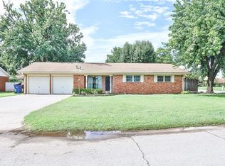 24 Morrow Dr, Chickasha, OK 73018