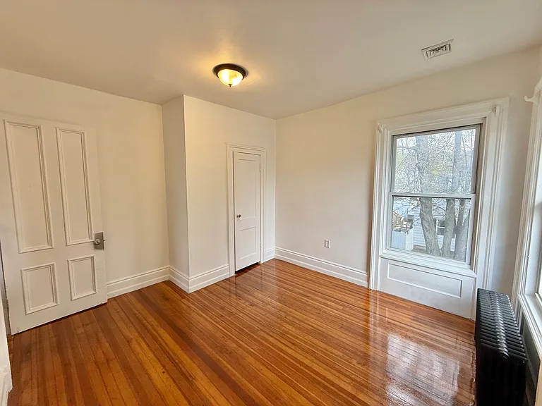 186 2nd Ave #2S — Photo 3