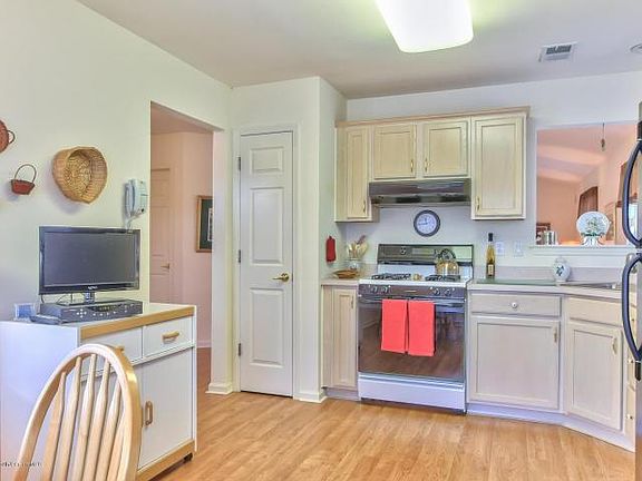4th image of 2716 Brookdale Ct