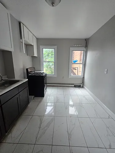 139 3rd St #1 Photo 1