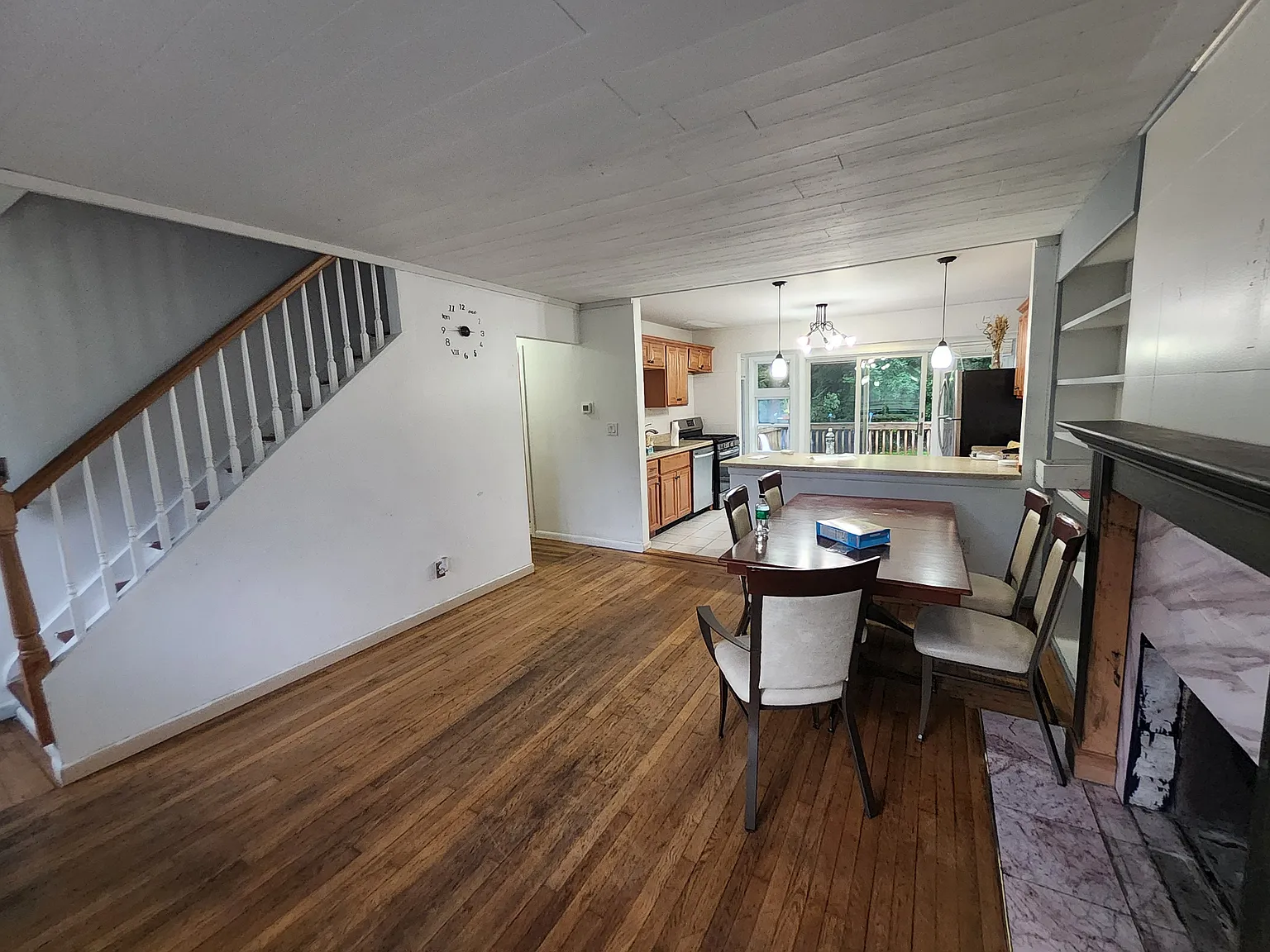 4 bed, 1800 sqft, $2,100 — Photo 3