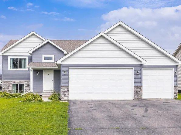 933 Cobblestone Ln, Belle Plaine, MN 56011
