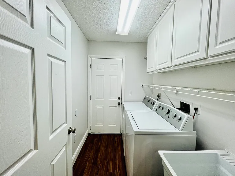 2485 Stonegate Dr — Photo 15
