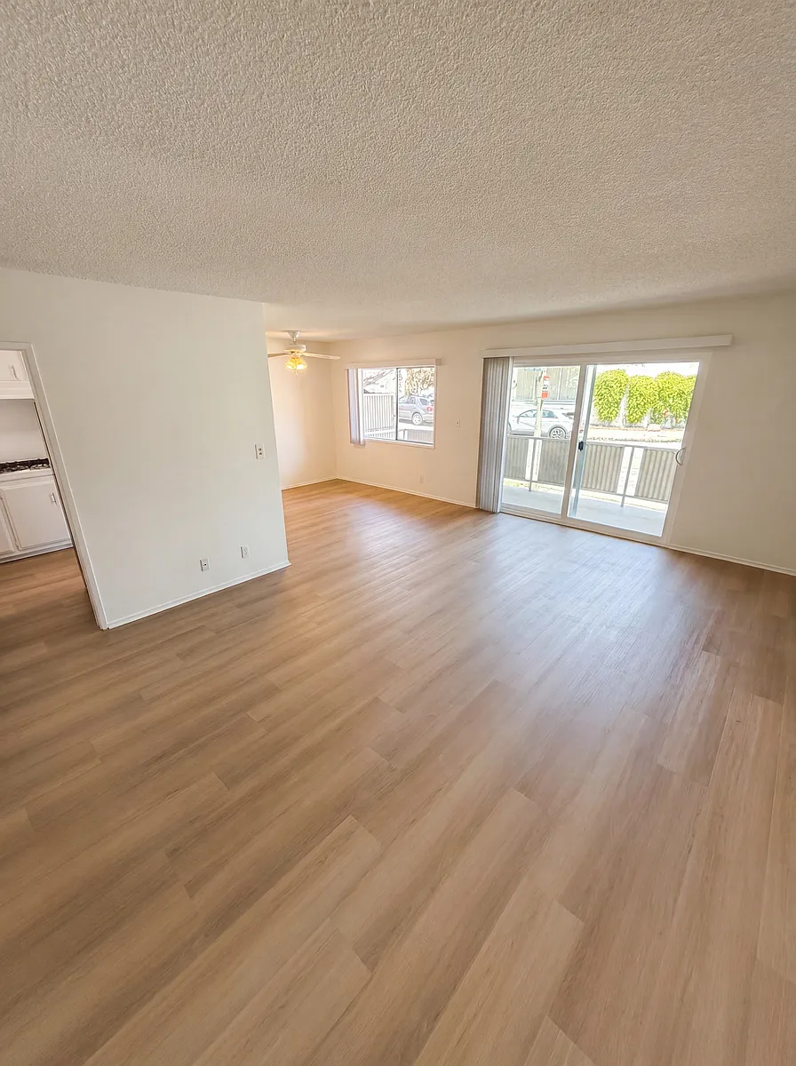 Building Photo - 4717 Don Lorenzo Dr #11