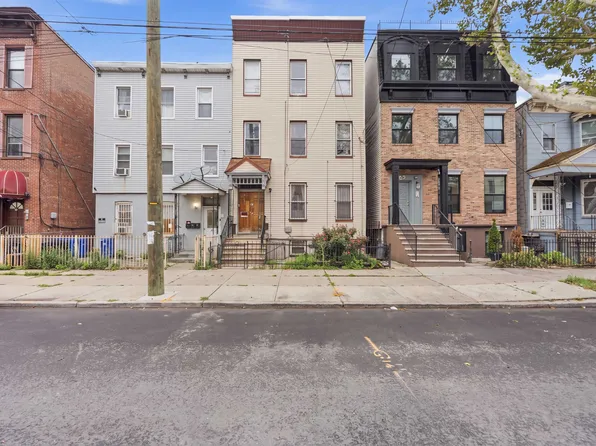 64 Gardner Avenue image 1 of 13