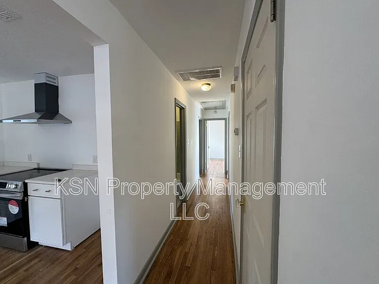 1436 E 42nd St — Photo 21