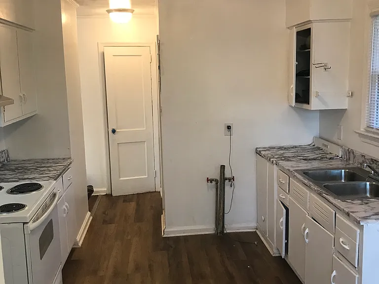1403 Hyman Ave — Photo 9