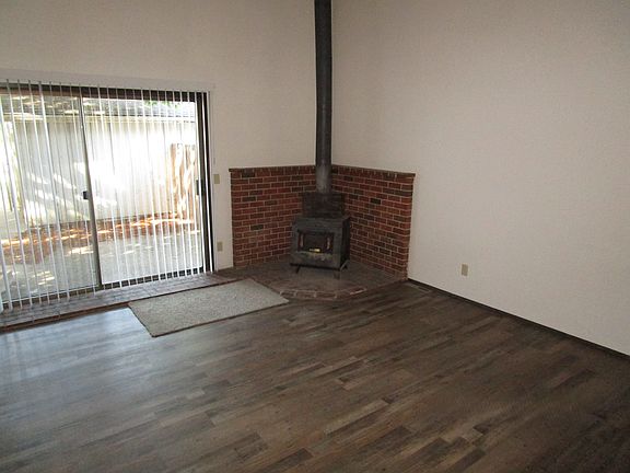 2nd image of 4484 Campbell Dr SE