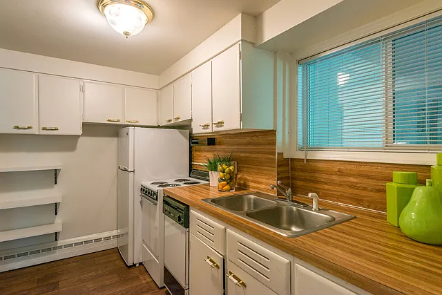 Valley Village Apartments — Photo 17