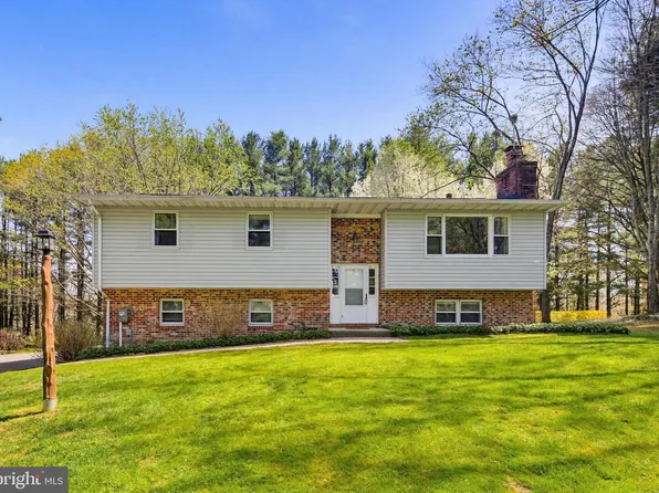 2701 Garrett Rd, White Hall, MD 21161