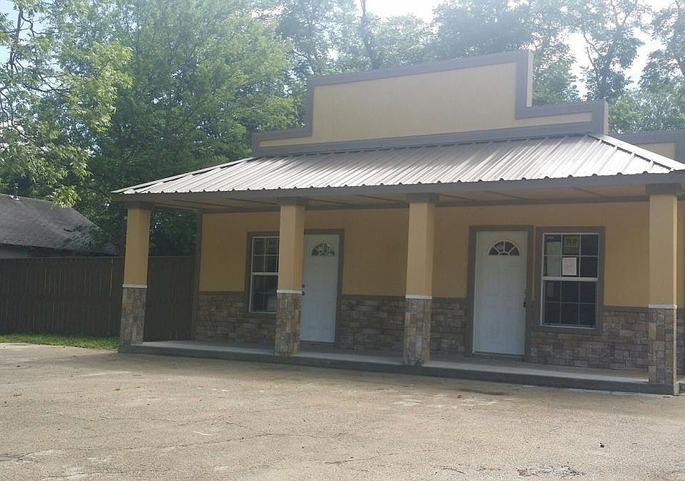 305 S LOCUST ST SULPHUR SPRINGS, TX