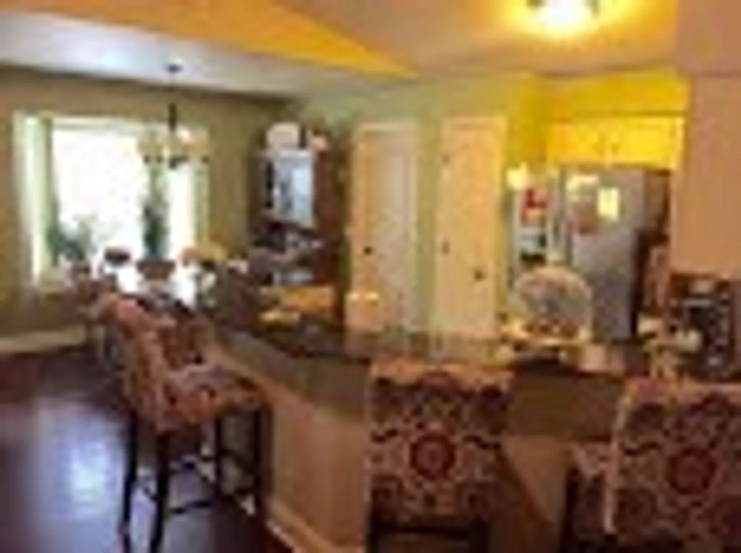 Cute Home Close to The Square — Photo 2