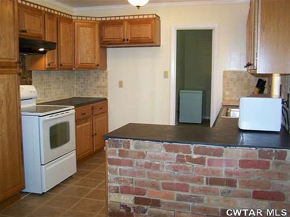 5th image of 177 Brentwood St
