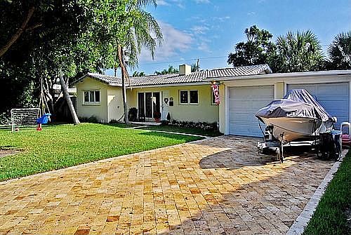 GREAT FAMILY HOME IN OLD CORAL RIDGE