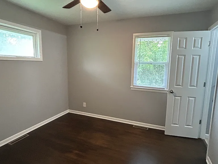 3213 S Jeffrey Cir — Photo 8