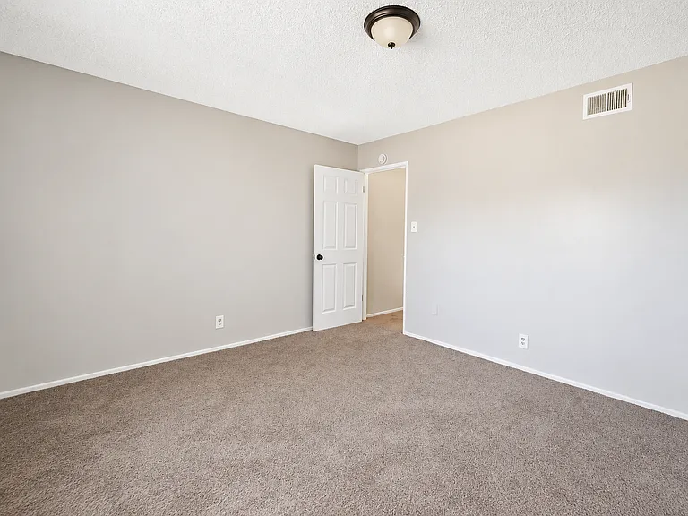 461 River Rd #C — Photo 8