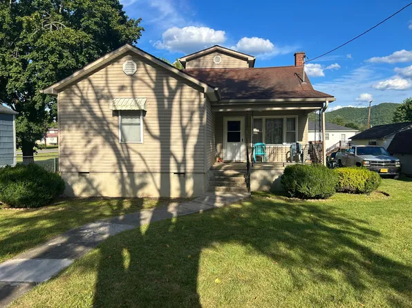 168 Central Ave, White Sulphur Springs, WV 24986