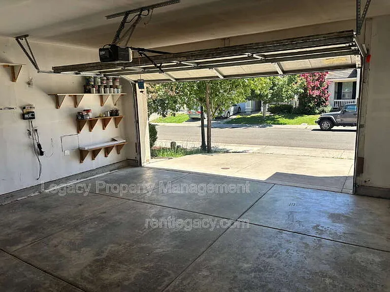 1843 Dawnelle Way — Photo 18