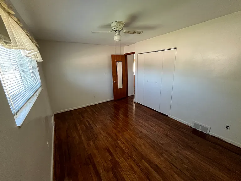 21700 E Eleven Mile Rd — Photo 12