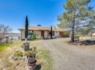 20057 E Club Ln, Mayer, AZ 86333