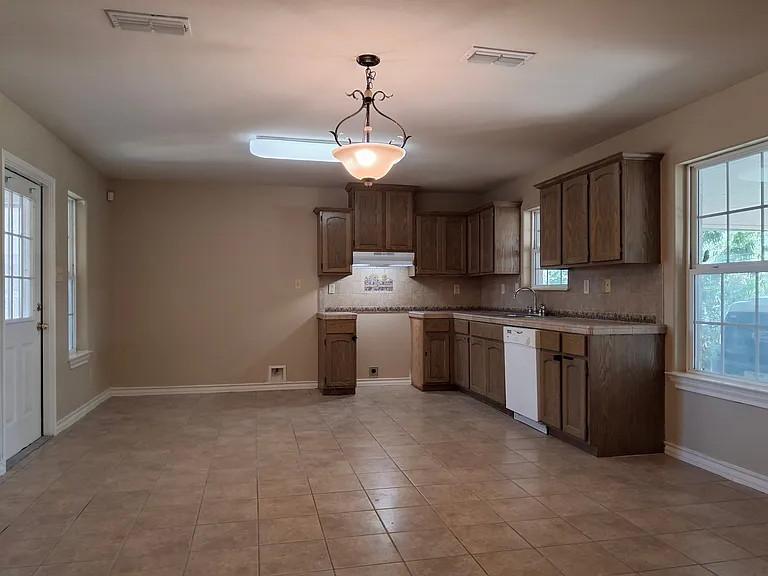 647 Sam Bratton Dr #HOUSE — Photo 6