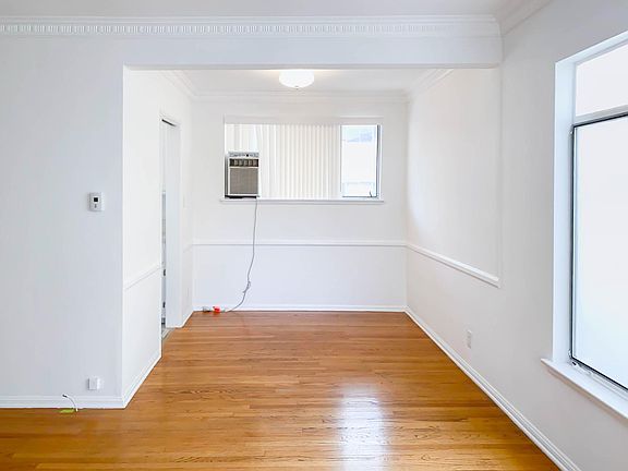 4th image of 1118 S Sherbourne Dr APT 3