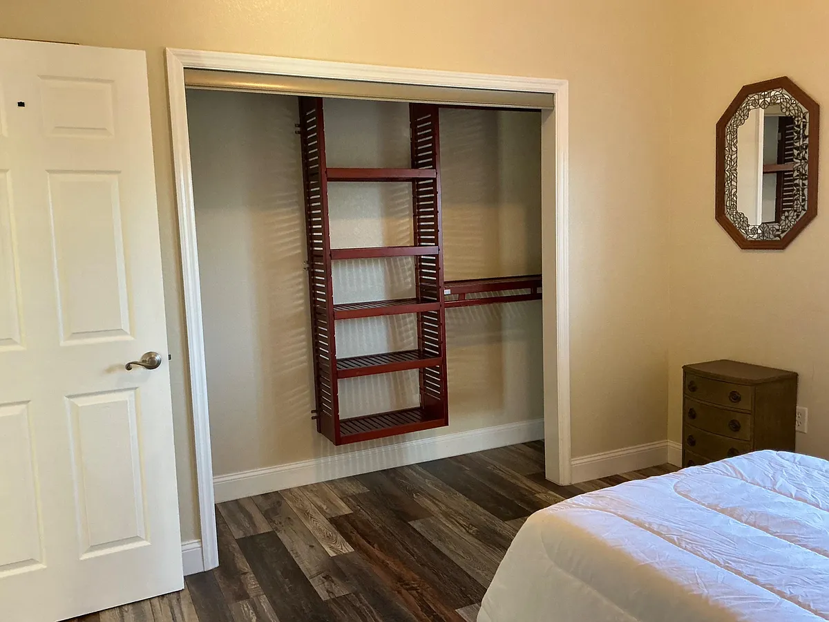 Closet - Clancy St E