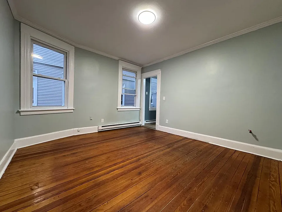 61-2 Lounsbury St #1
