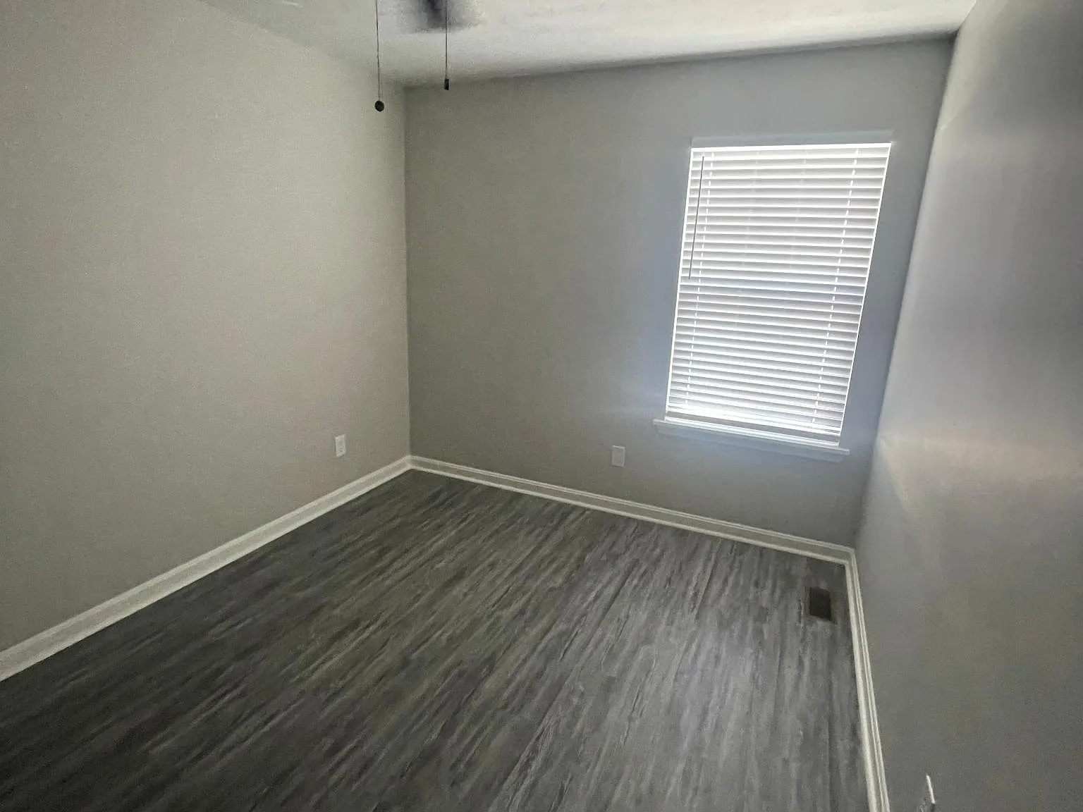 914 Providence Way — Photo 3