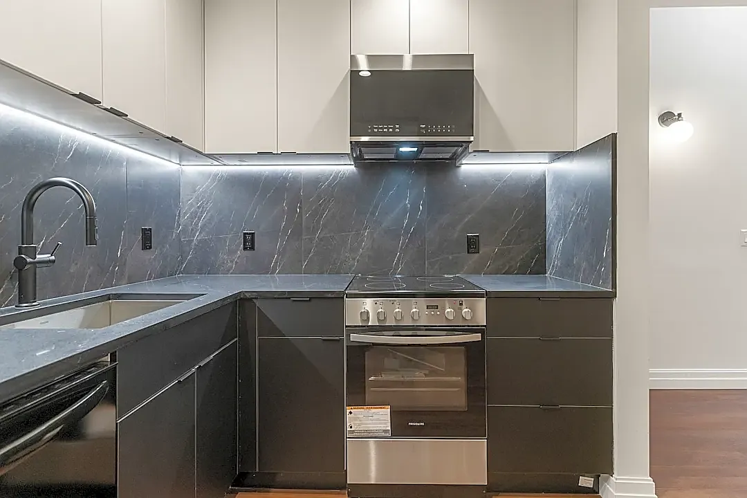 1 bed, 800 sqft, $2,300 — Photo 3