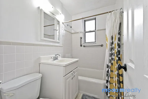Sold by Moda Realty | media 28