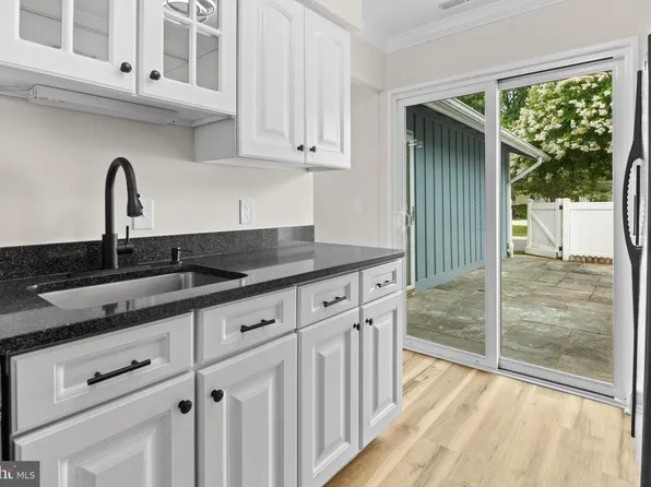 7 Finsbury Park Ct #44-B, Silver Spring, MD 20906