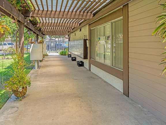 4th image of 2030 N Derek Dr #Pep213