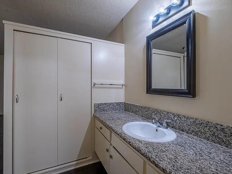 220 S Commonwealth Ave #103 — Photo 9