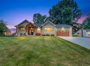 364 31st St SW, Barberton, OH 44203