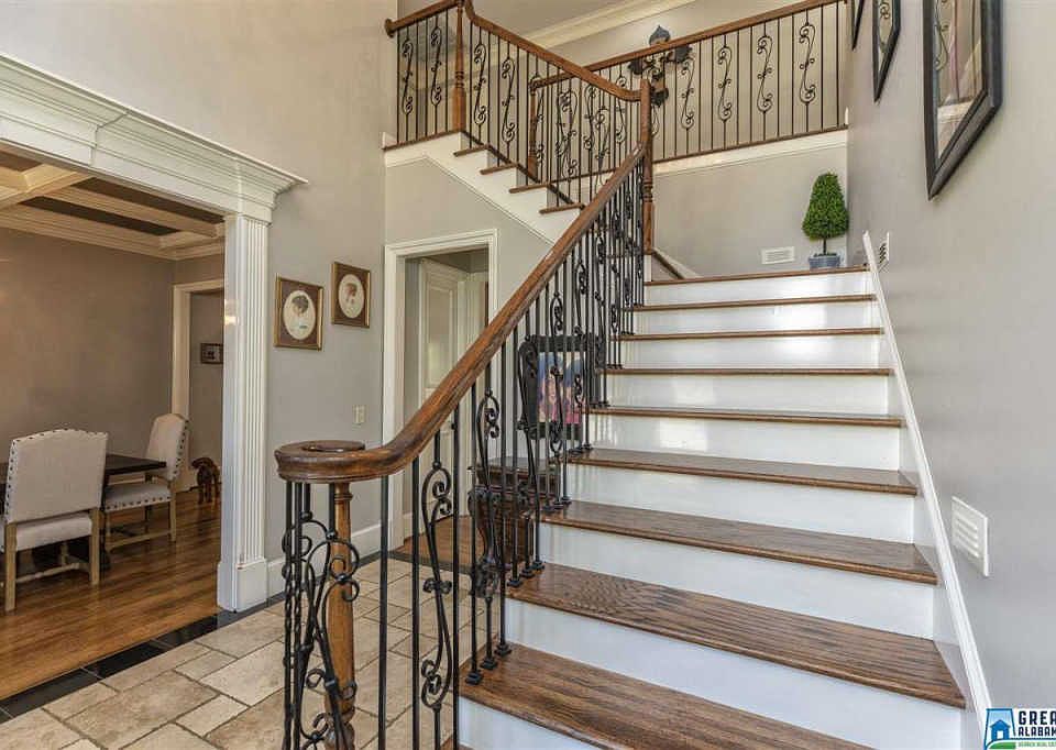 1st image of 5609 Barclay Cir